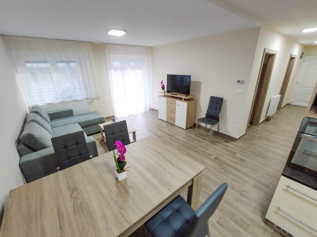 Trika Apartman Sárvár Εξωτερικό φωτογραφία