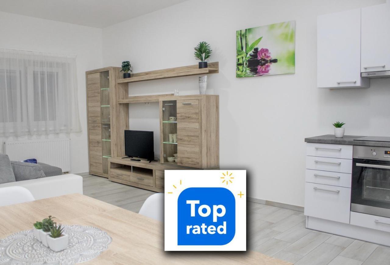 Trika Apartman Sárvár Εξωτερικό φωτογραφία