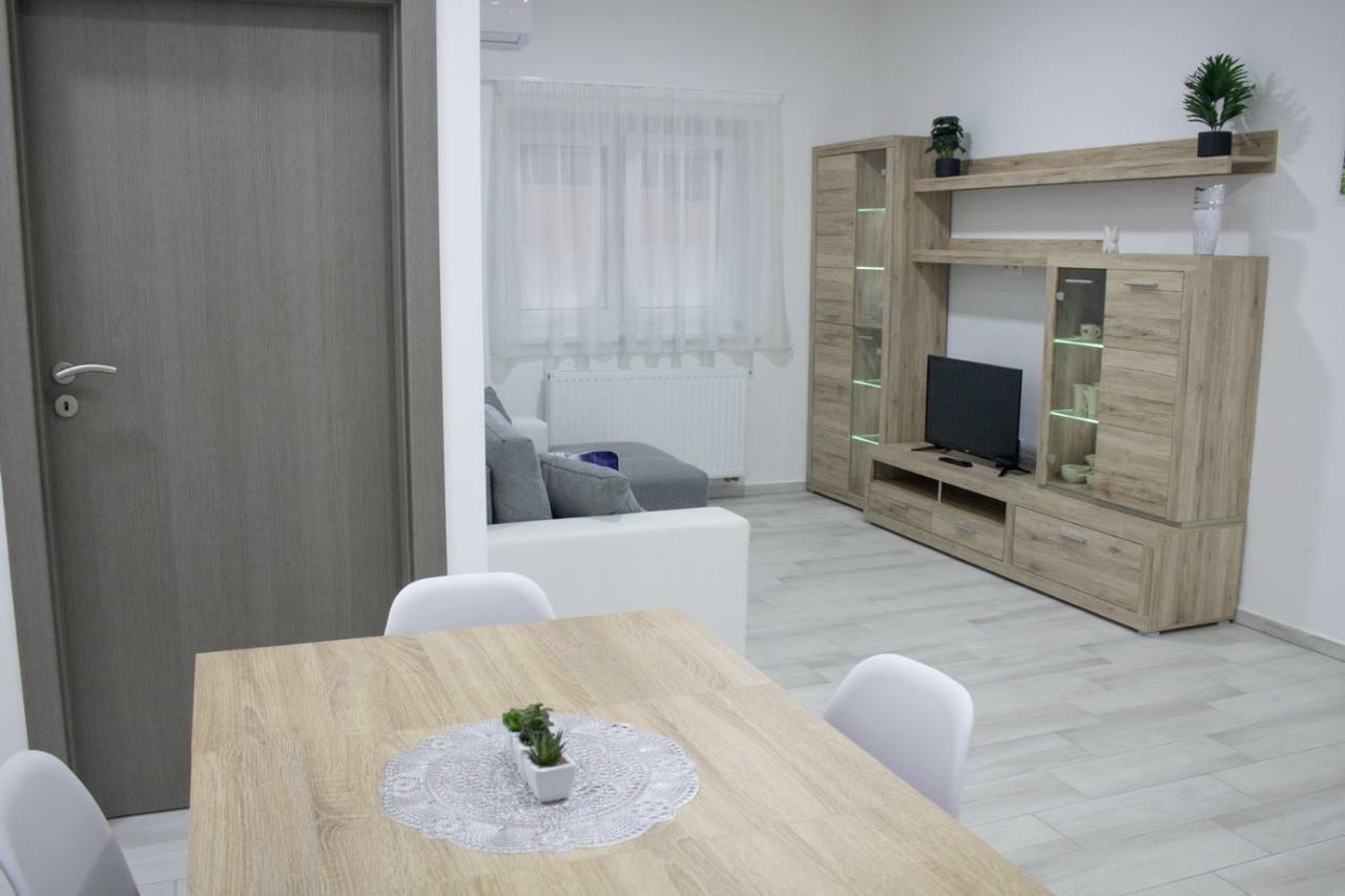 Trika Apartman Sárvár Εξωτερικό φωτογραφία